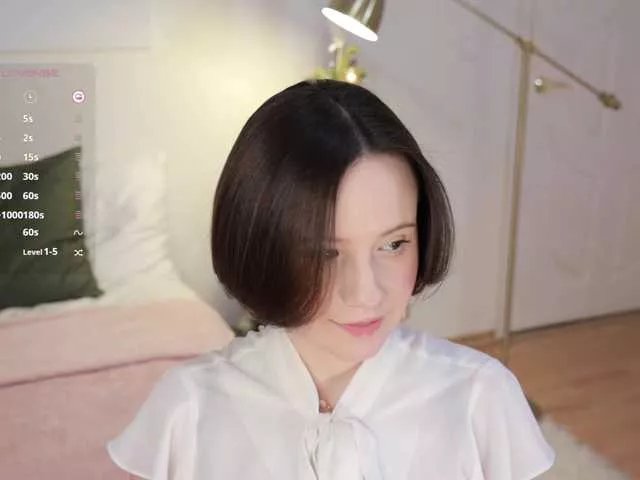 Freechat -FemaleEssence- on BongaCams