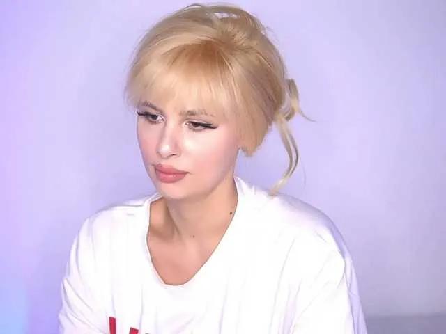 Freechat AdelineKing on BongaCams