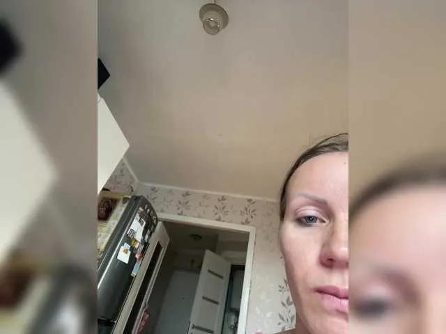 Freechat Alenushka888 on BongaCams