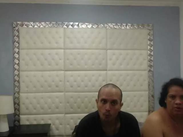 Freechat CandyandJhon on BongaCams