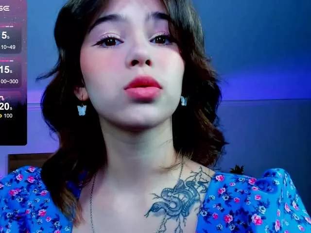 Freechat CoralineJones on BongaCams