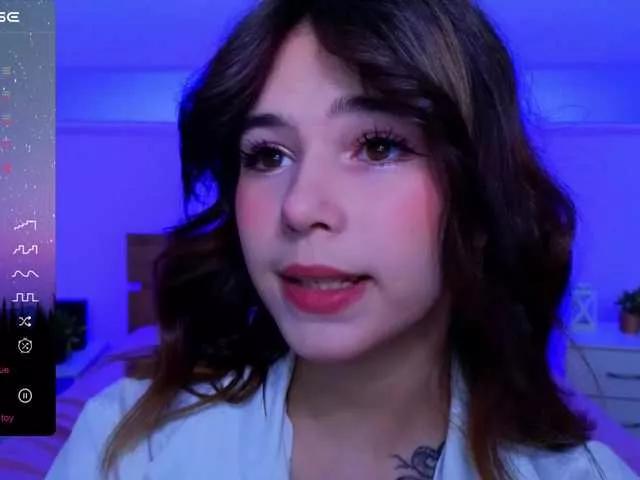 Freechat CoralineJones on BongaCams