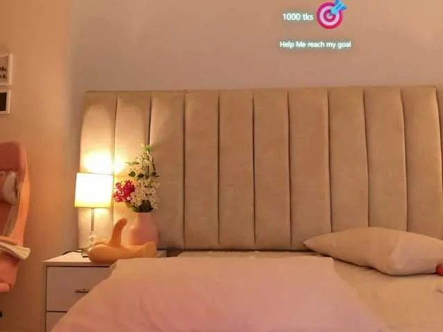 Freechat EllaThorne on BongaCams