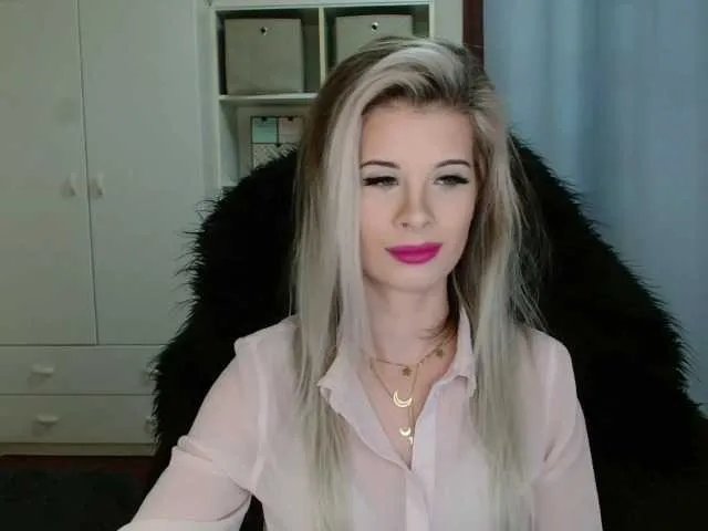 Freechat KristineNatural on BongaCams