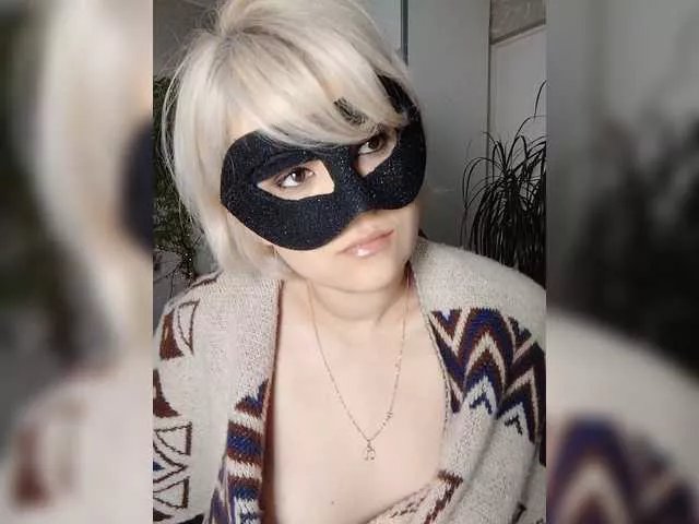 Freechat LOVEMENOW23 on BongaCams