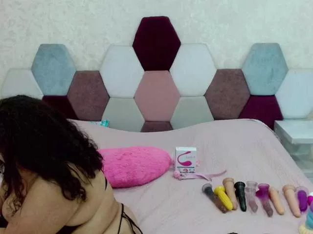 Freechat marianabbw on BongaCams