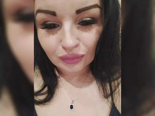 Freechat Monica- on BongaCams