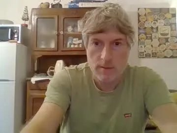 Freechat 22esserre on Chaturbate