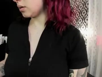 Freechat adeelinee on Chaturbate