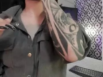 Freechat adeelinee on Chaturbate