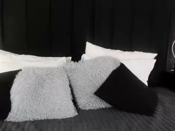 Freechat adeelinee on Chaturbate