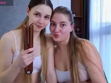 Freechat agnessi_ on Chaturbate