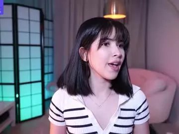 Freechat anniehillofficial_ on Chaturbate