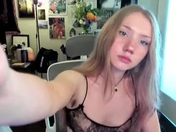 Freechat eve003300 on Chaturbate