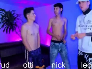 Freechat handsomeboys19 on Chaturbate