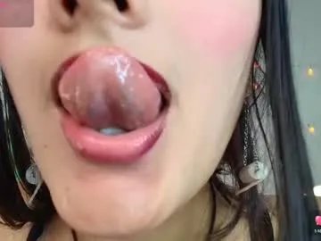 Freechat hinata_21_ on Chaturbate