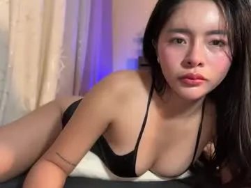 Freechat hotloveaxx on Chaturbate