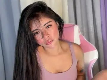 Freechat hotloveaxx on Chaturbate