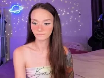 Freechat hottiesteverly on Chaturbate
