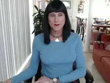 Freechat kellyannelynn on Chaturbate