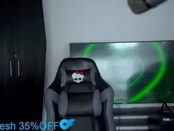 Freechat kellytesh on Chaturbate