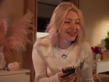 Freechat kinkylina_ on Chaturbate