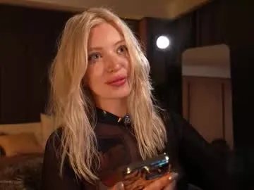 Freechat kinkylina_ on Chaturbate