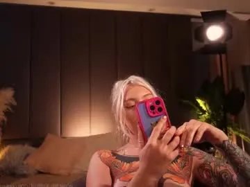 Freechat kinkylina_ on Chaturbate