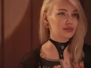 Freechat kinkylina_ on Chaturbate