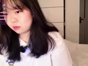 Freechat kittenfishing on Chaturbate