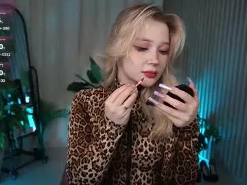 Freechat laurawifeness on Chaturbate
