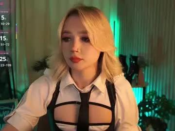 Freechat laurawifeness on Chaturbate