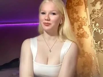 Freechat lindabreines on Chaturbate