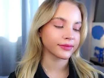 Private lipswithsmileonthem on Chaturbate