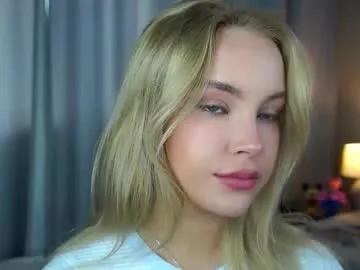 Private lipswithsmileonthem on Chaturbate