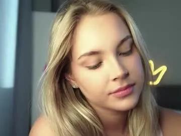 Private lipswithsmileonthem on Chaturbate