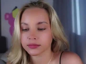 Private lipswithsmileonthem on Chaturbate