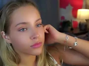 Private lipswithsmileonthem on Chaturbate