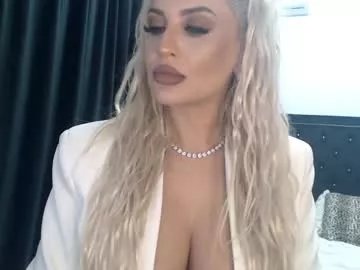 Freechat lovelyblondyxxx on Chaturbate