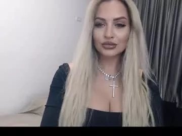 Freechat lovelyblondyxxx on Chaturbate