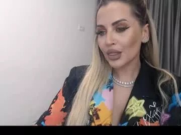 Freechat lovelyblondyxxx on Chaturbate