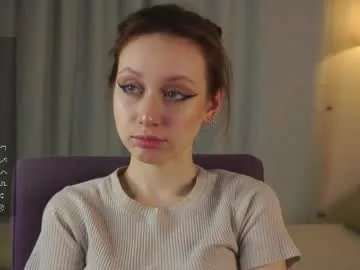 Freechat lynngroves on Chaturbate