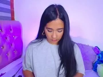 Freechat maeena on Chaturbate