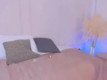 Freechat mariapettit on Chaturbate