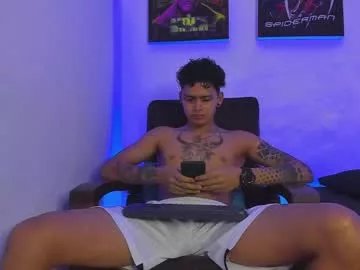 Freechat maxi_g on Chaturbate