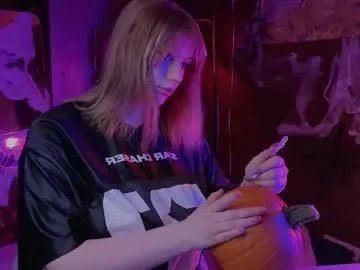 Freechat morvelyn on Chaturbate