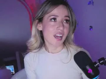 Freechat nickywindsor on Chaturbate