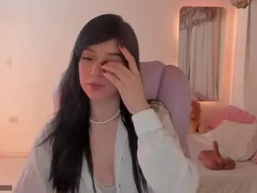 Freechat pau_cute on Chaturbate