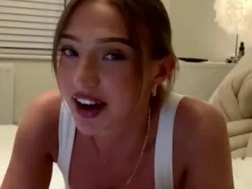 Freechat rosebella_ on Chaturbate
