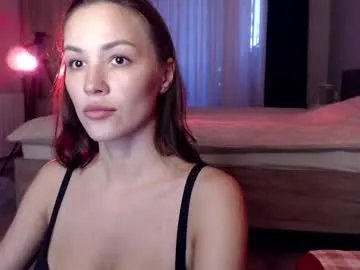 Freechat sarinaluv on Chaturbate